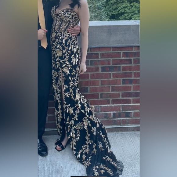 Sherri Hill Dresses & Skirts - Sherri Hill dress, size 0